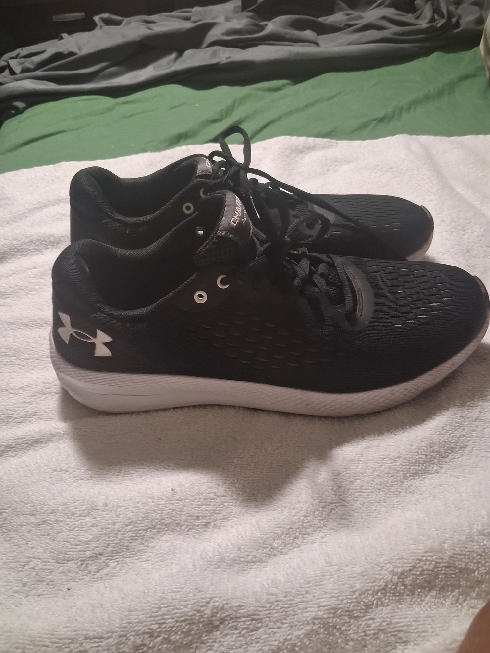 Under Armour Men's Black Athletic Running Shoes Size 9 .5